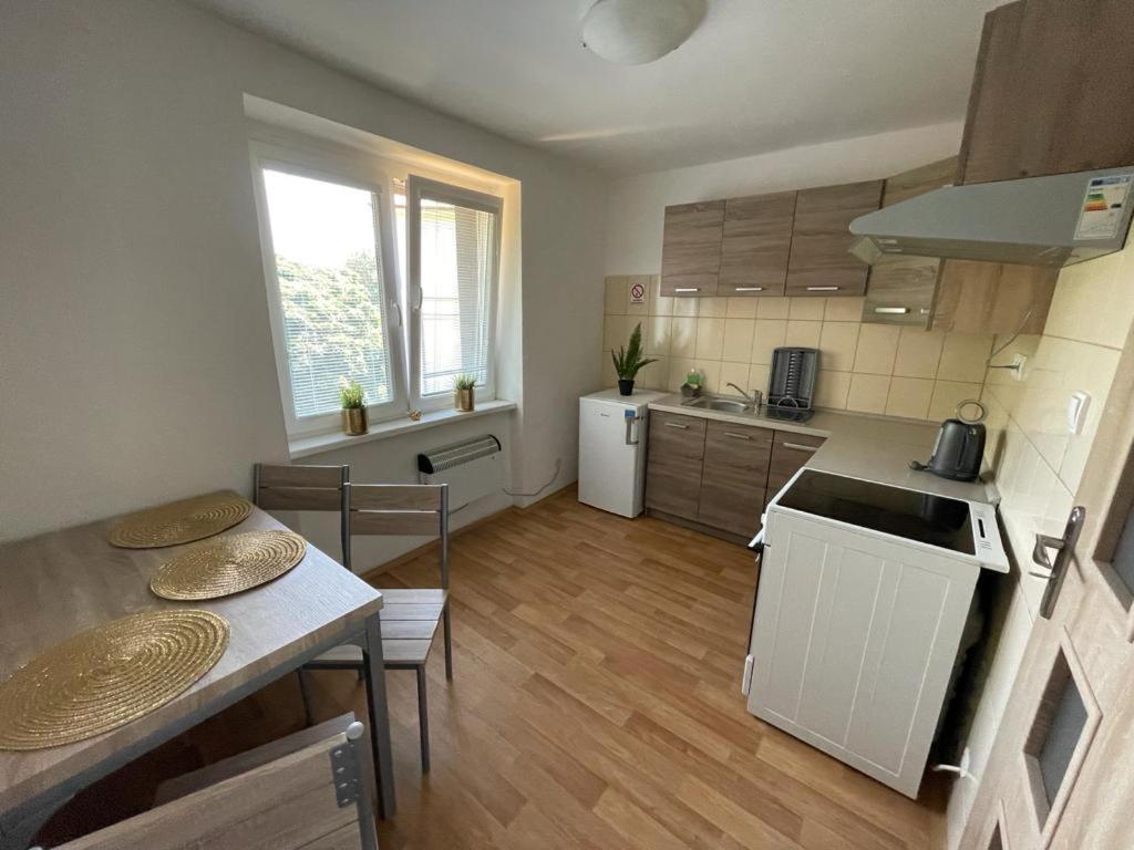 Apartmany - Skolni Chomutov Exteriör bild