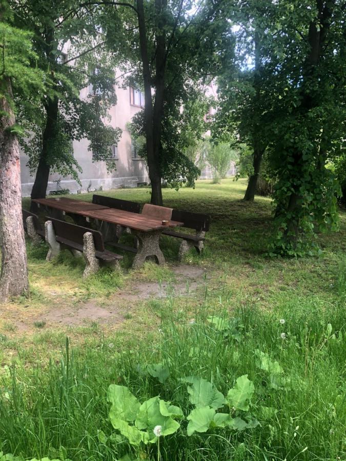 Apartmany - Skolni Chomutov Exteriör bild