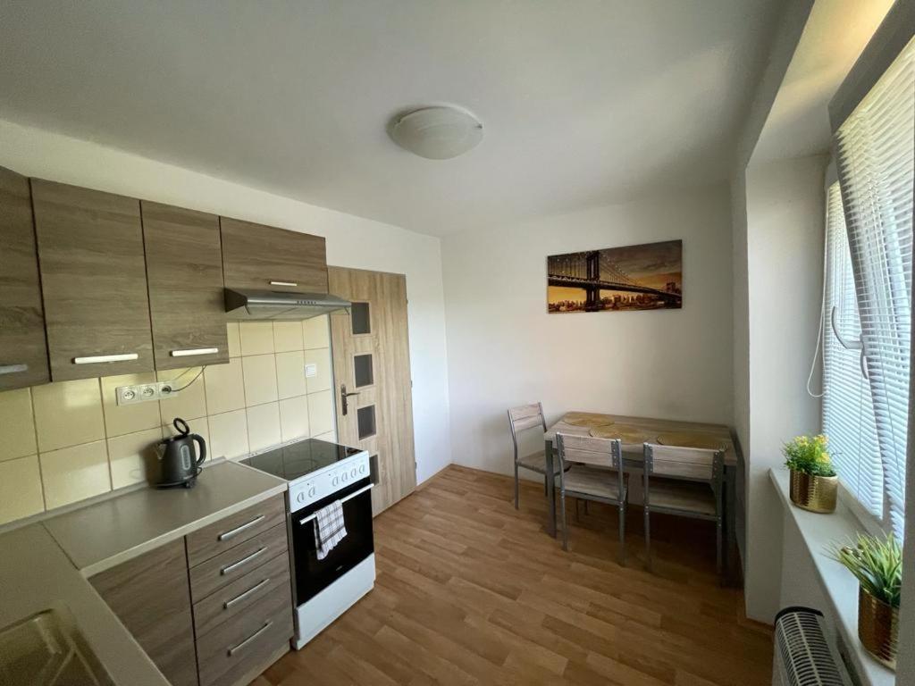 Apartmany - Skolni Chomutov Exteriör bild