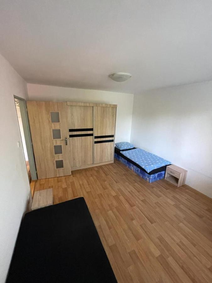 Apartmany - Skolni Chomutov Exteriör bild