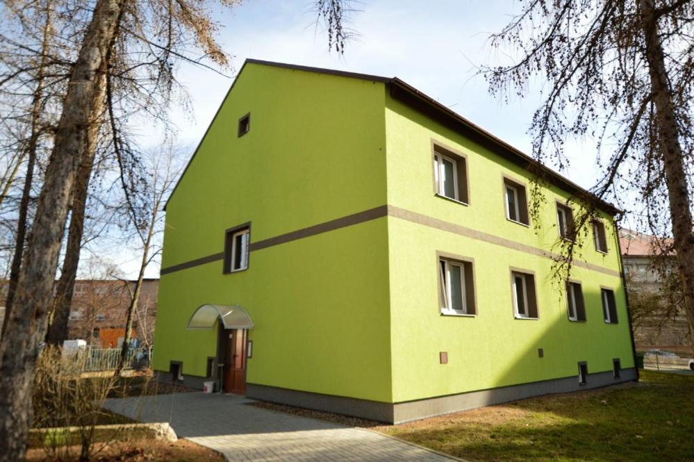 Apartmany - Skolni Chomutov Exteriör bild